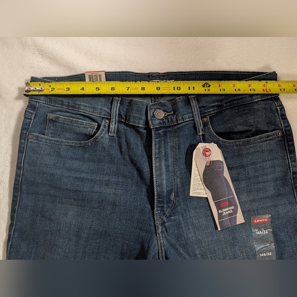 NWT Levi's Blue Denim Jeans, Slimming Straight,  32x30 - Picture 7 of 10